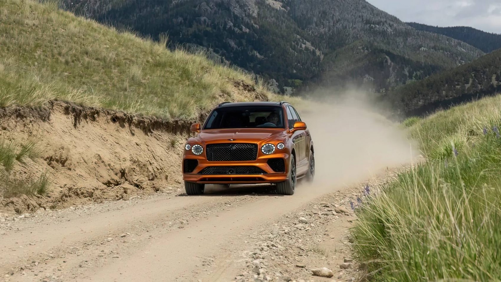 2025 Bentley Bentayga Speed dynamika