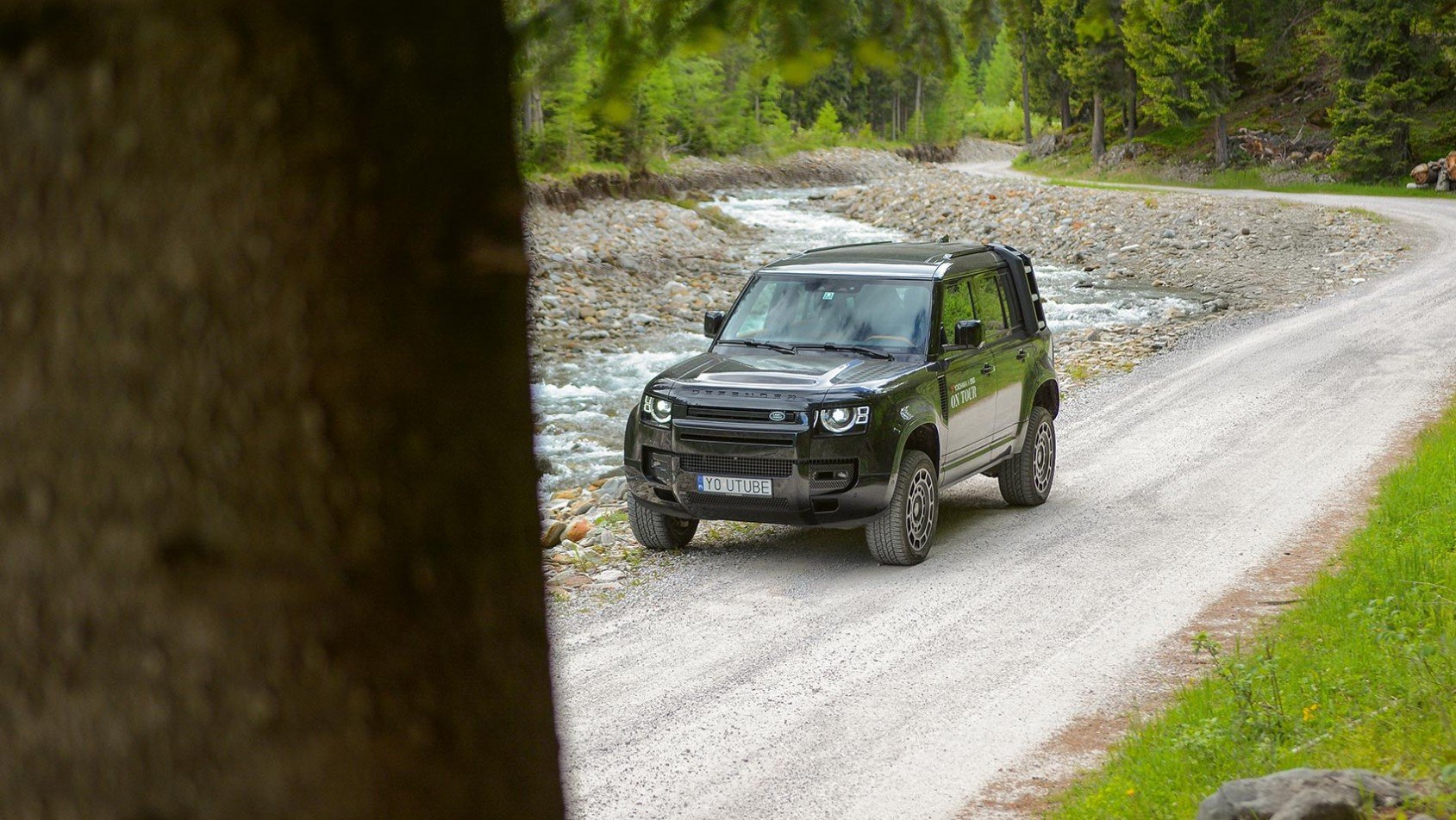 Defender na oponach Yokohama