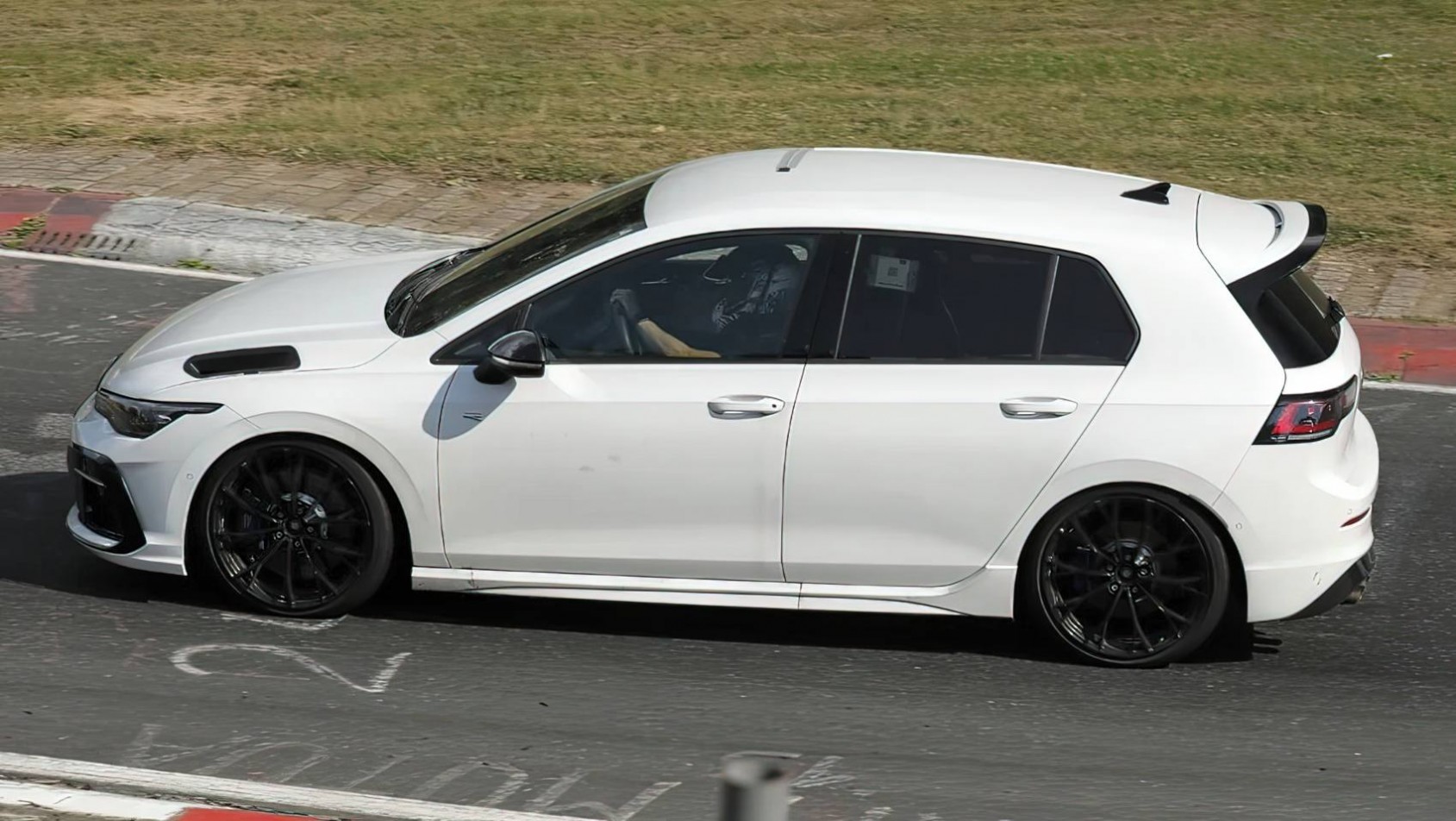 Volkswagen Golf R 2027 Volkswagen Golf R hot hatch