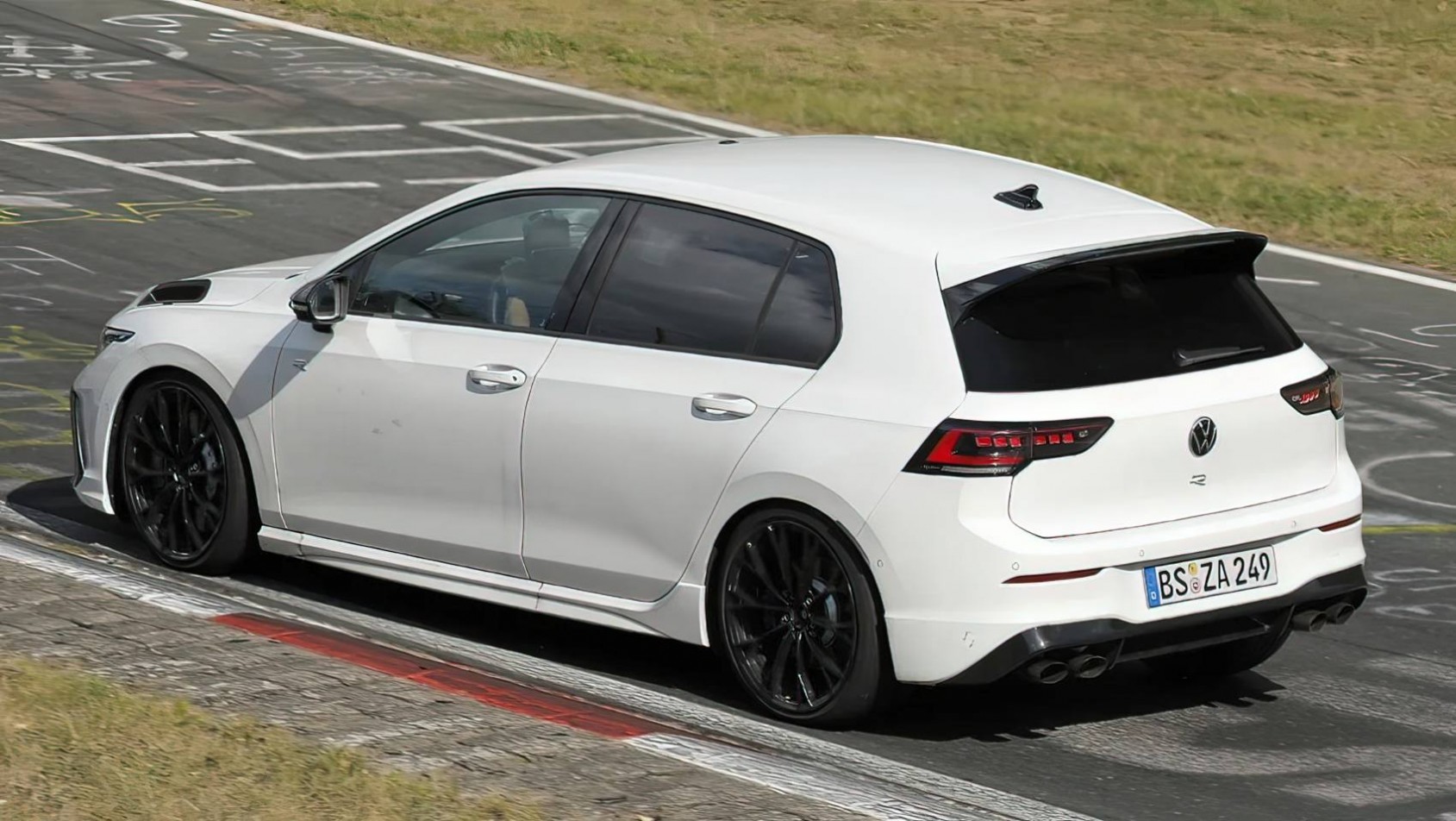 Volkswagen Golf R 2027 Volkswagen Golf R podczas testów