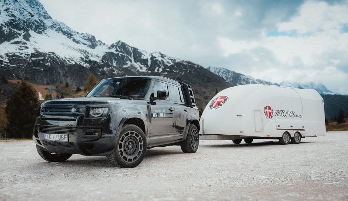Defender na oponach Yokohama Geolandar A/T G015 Defender z przyczepą na haku