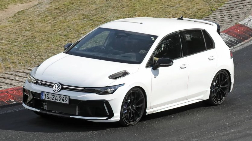 2027 Volkswagen Golf R spyshot