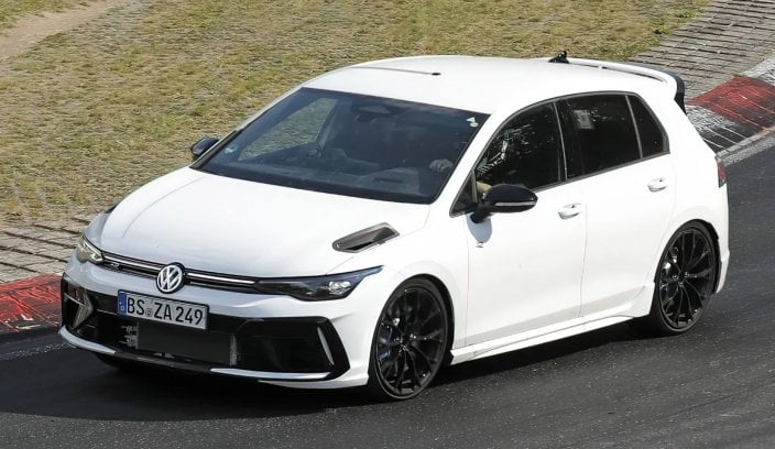 Volkswagen Golf R 2027 Volkswagen Golf R spyshot