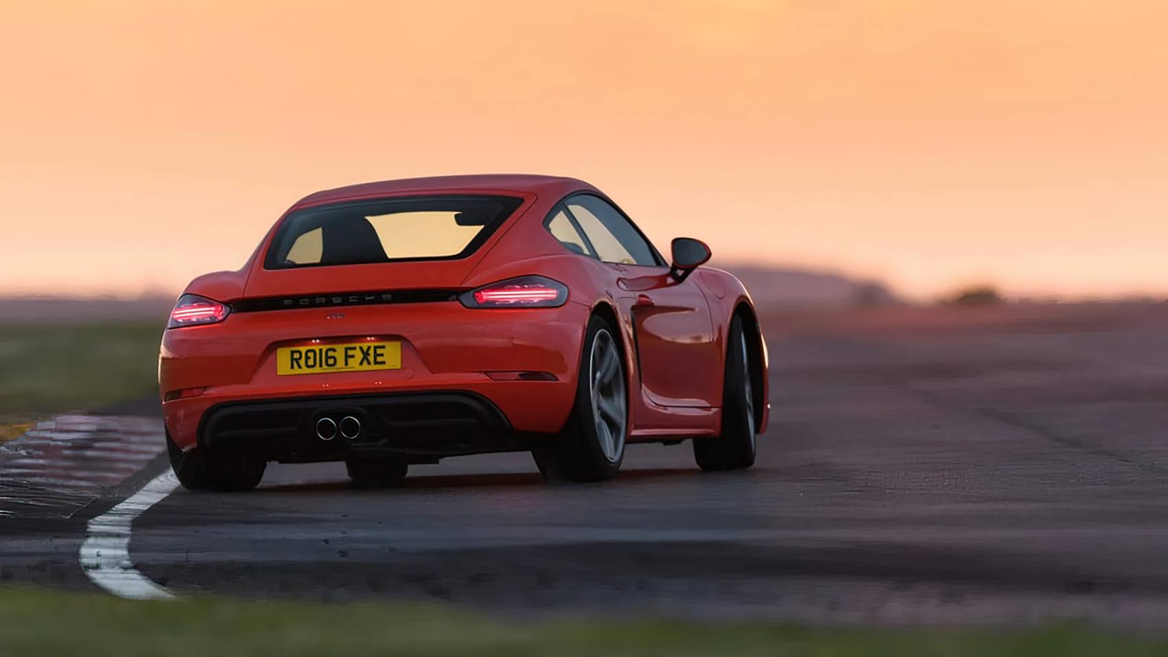 Porsche 718 Cayman 2016