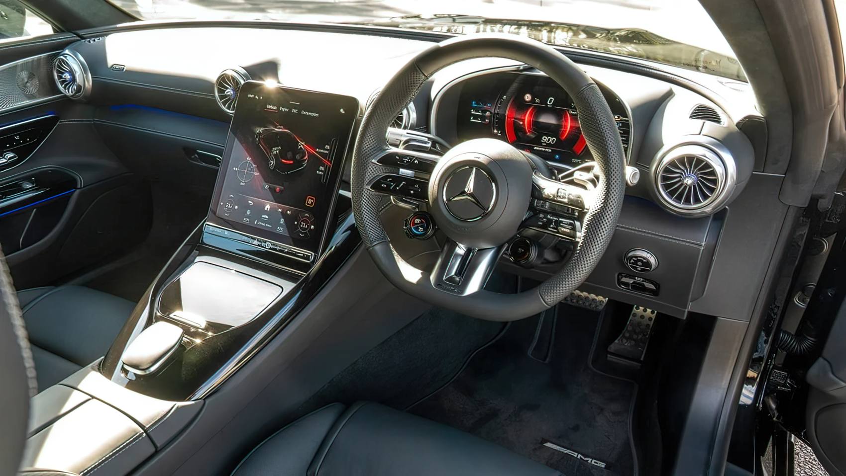 2025 Mercedes-AMG GT 43 wnętrze