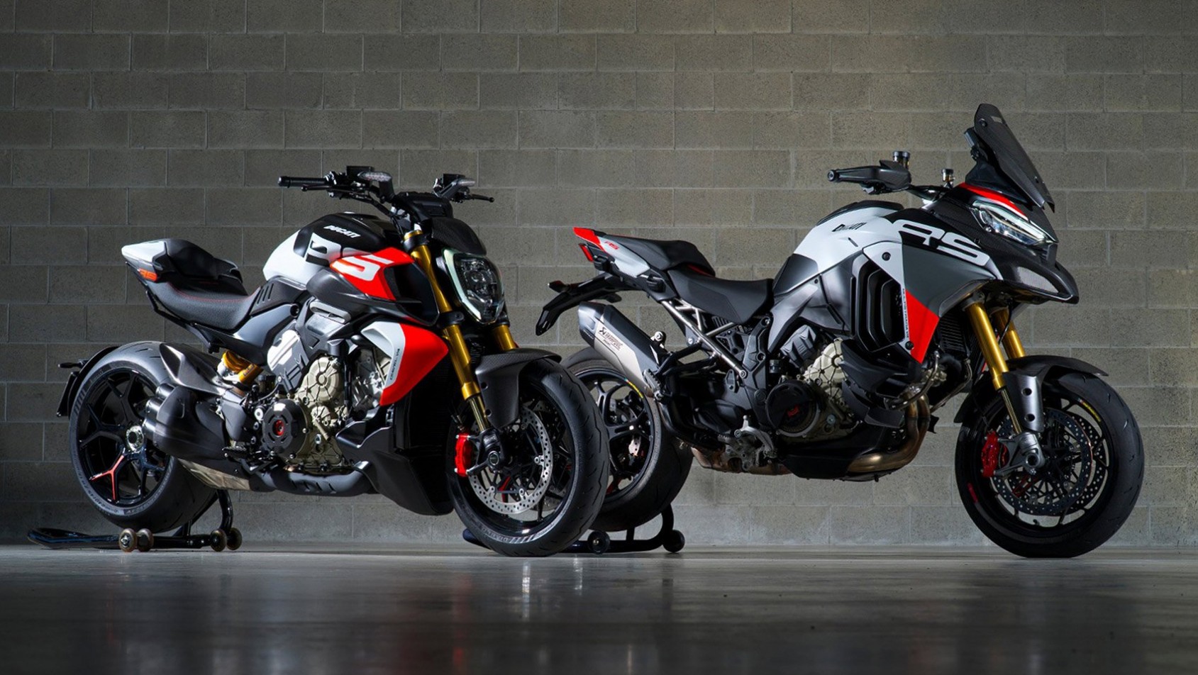 Ducati Diavel V4 RS i Multistrada V4 RS – nowe sportowe motocykle w limitowanej serii, widok studyjny