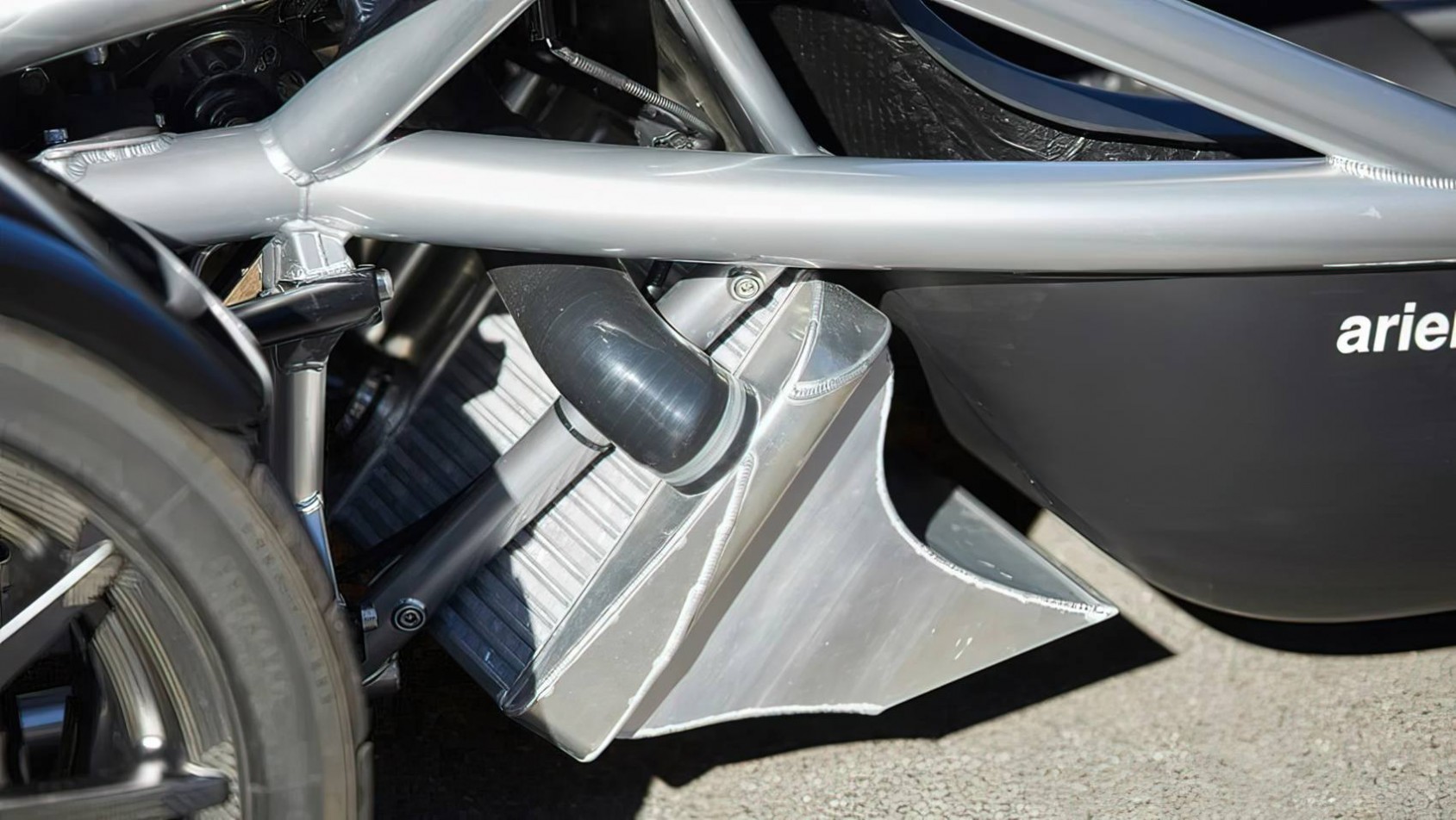 Ariel Atom 4 chłodnica