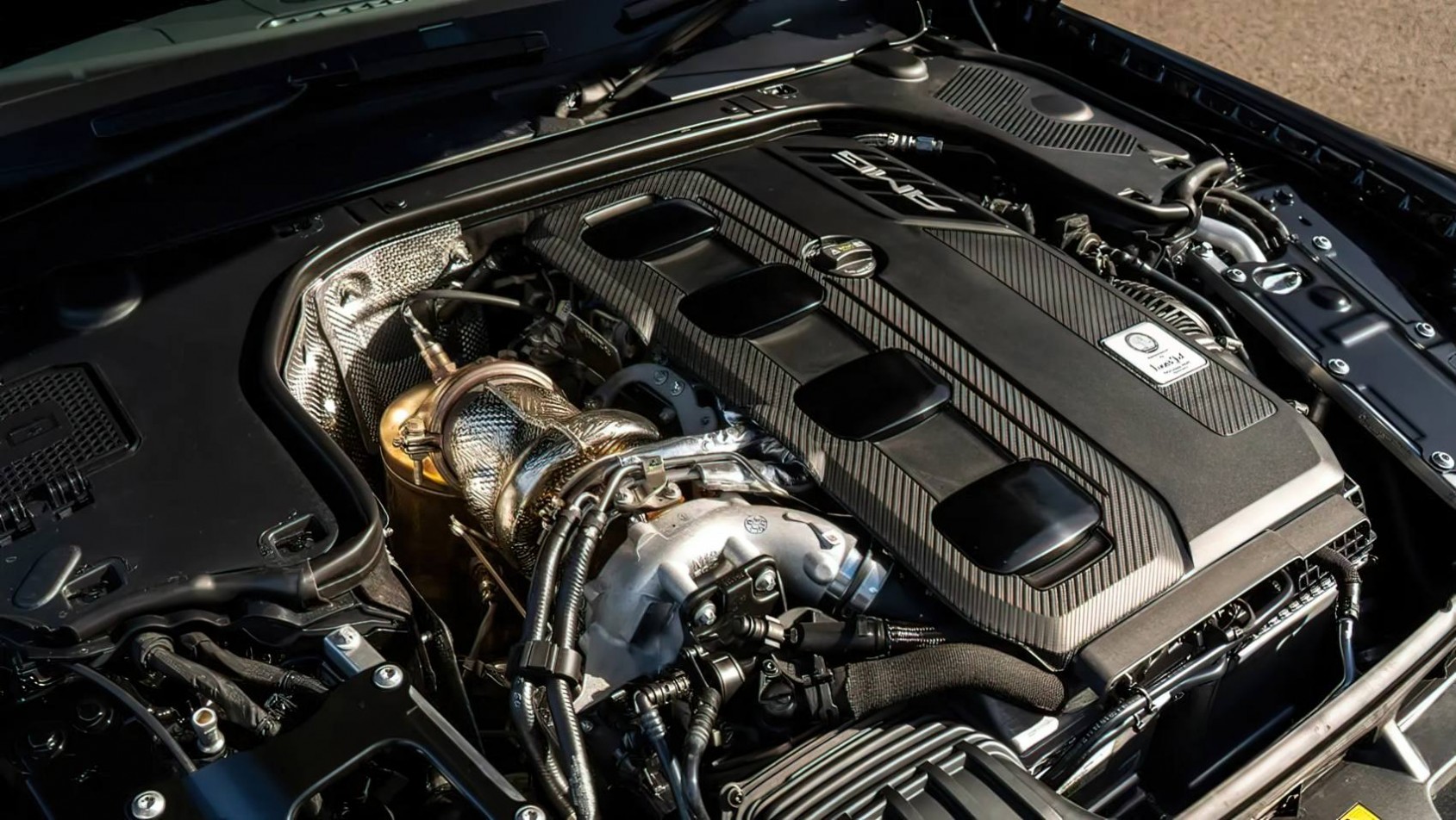 2025 Mercedes-AMG GT 43 silnik