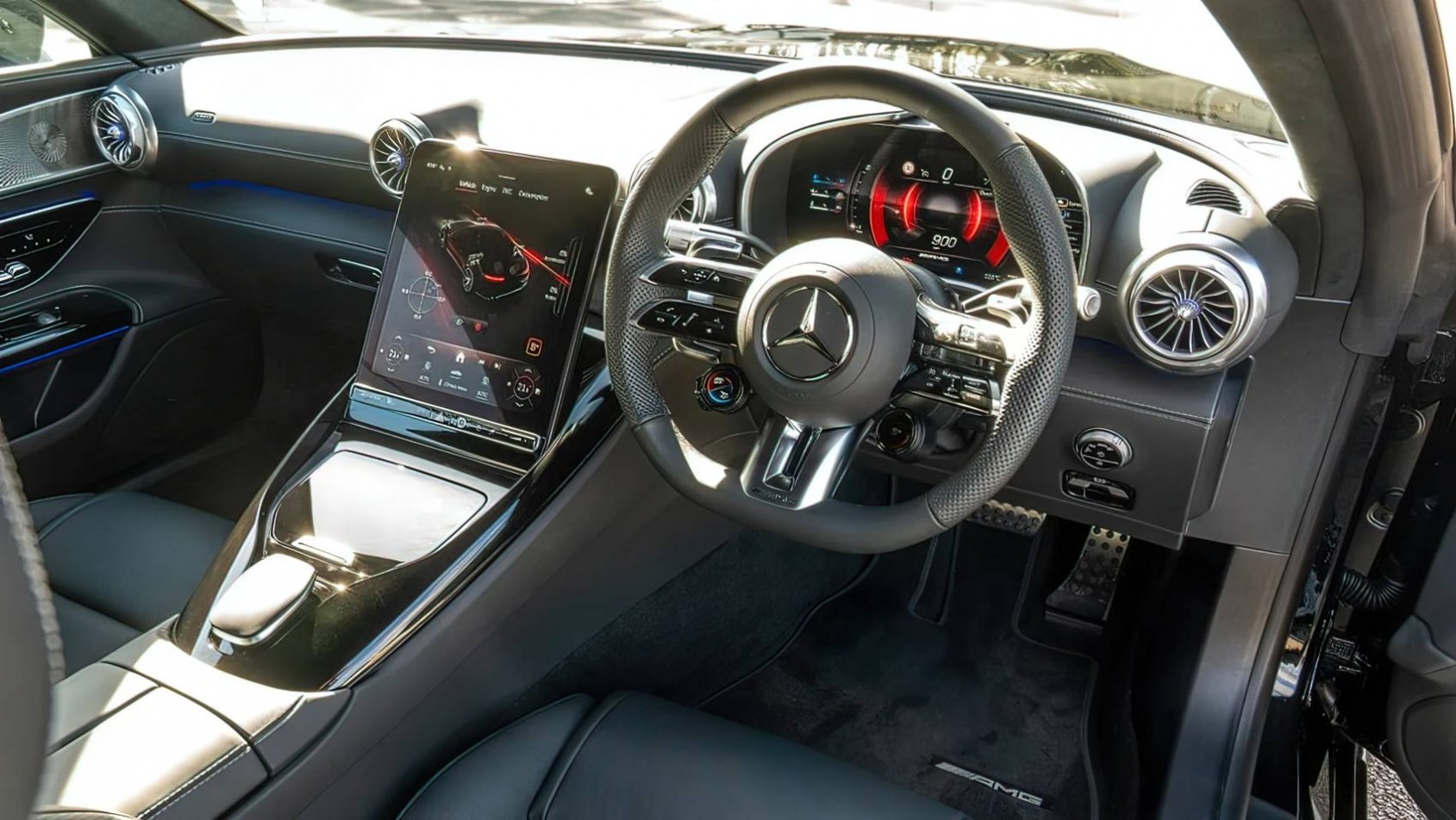 2025 Mercedes-AMG GT 43 wnętrze