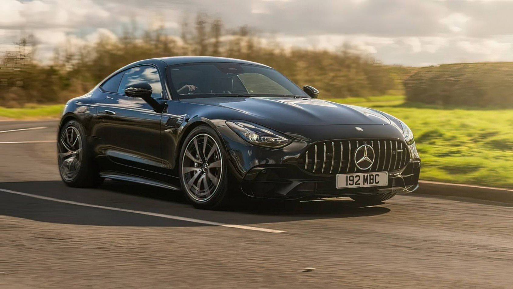 2025 Mercedes-AMG GT 43 cena