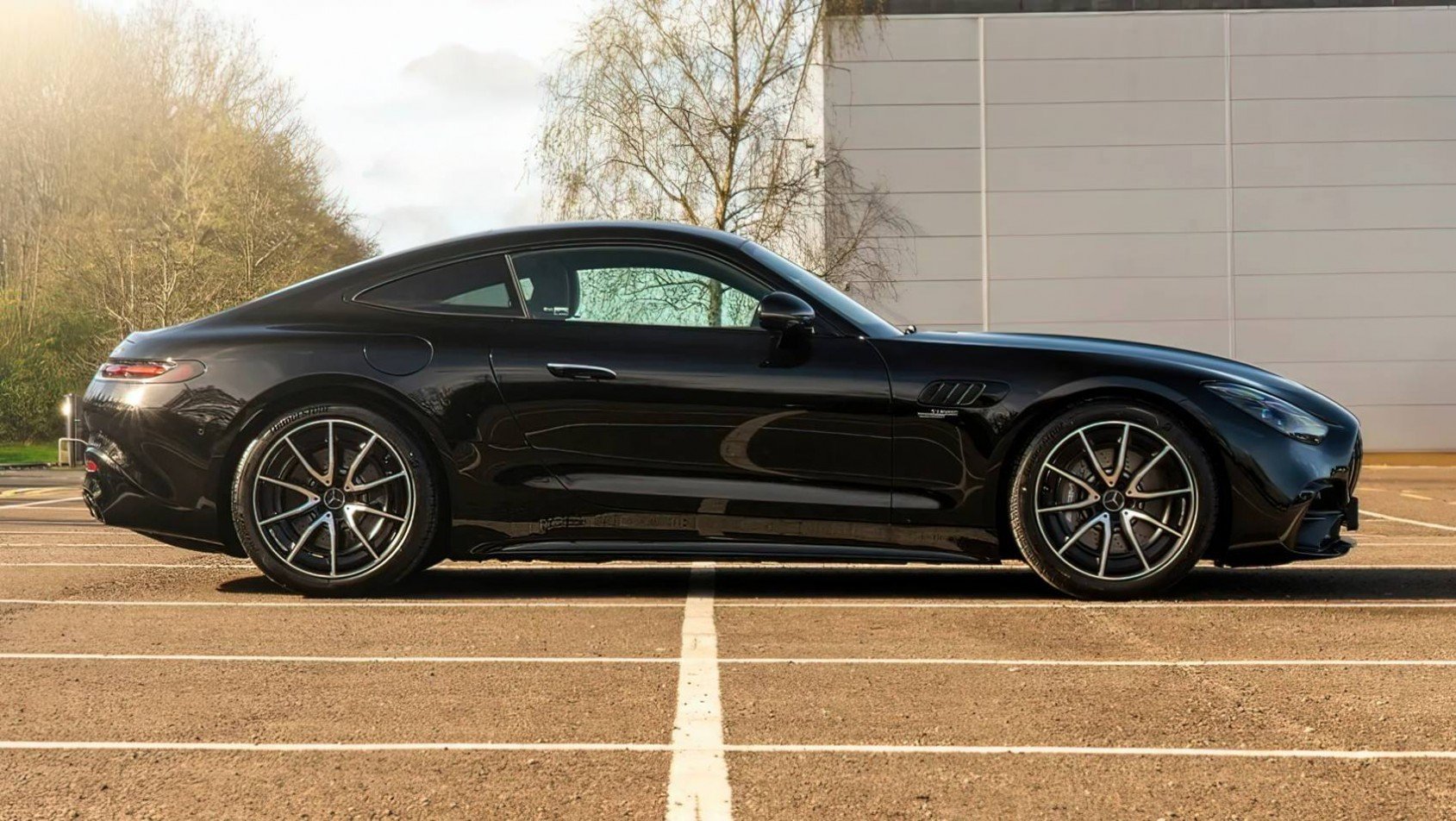 2025 Mercedes-AMG GT 43 profil