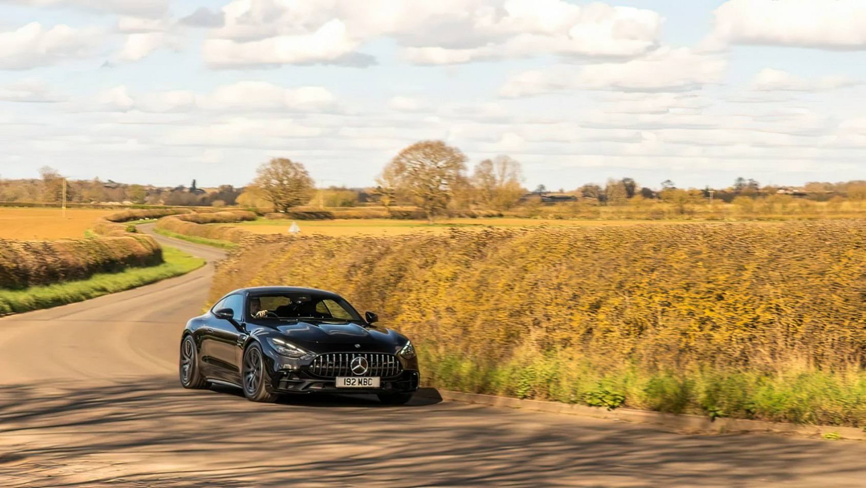 2025 Mercedes-AMG GT 43 sylwetka