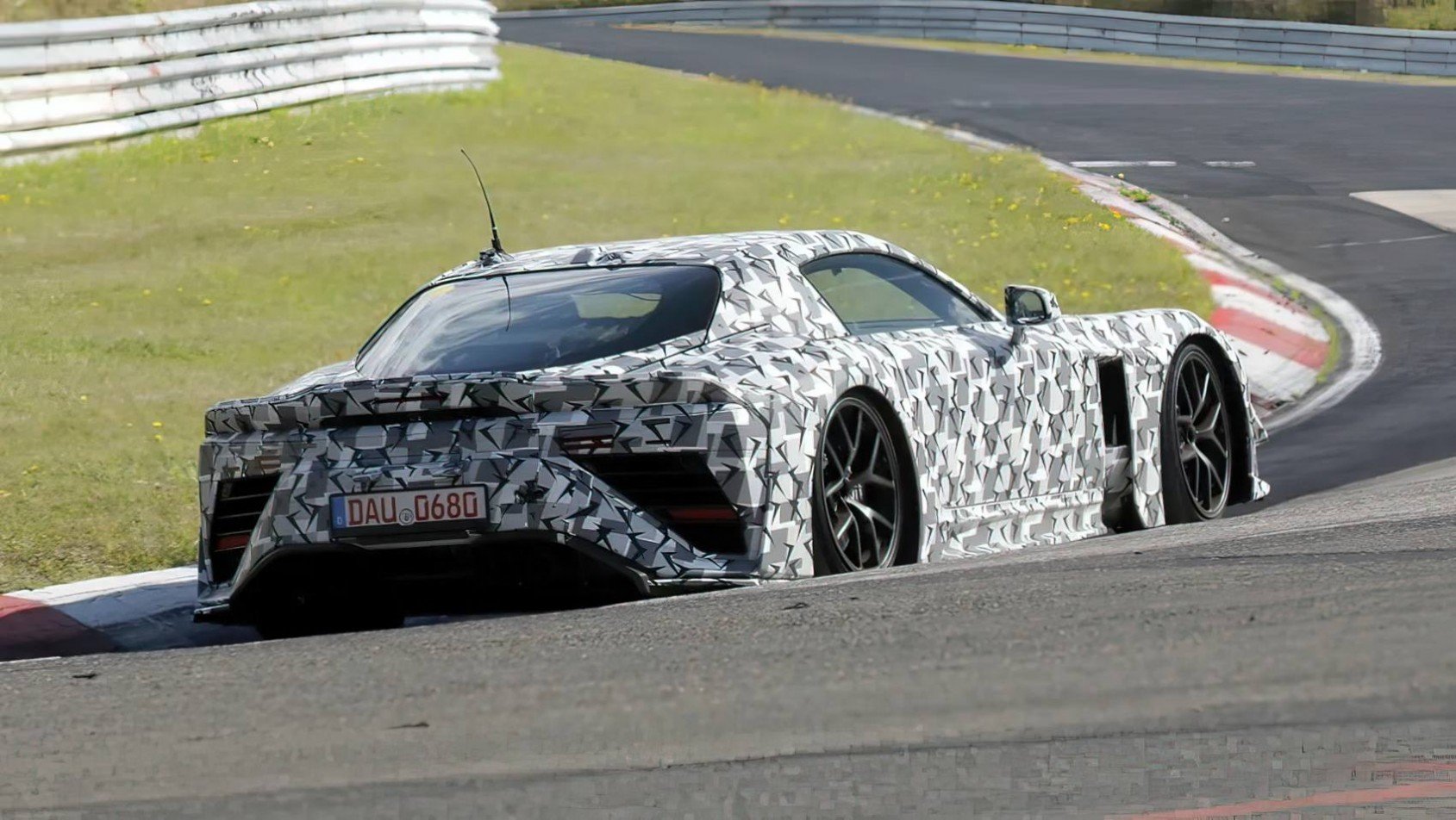 Lexus LFR testy na torze