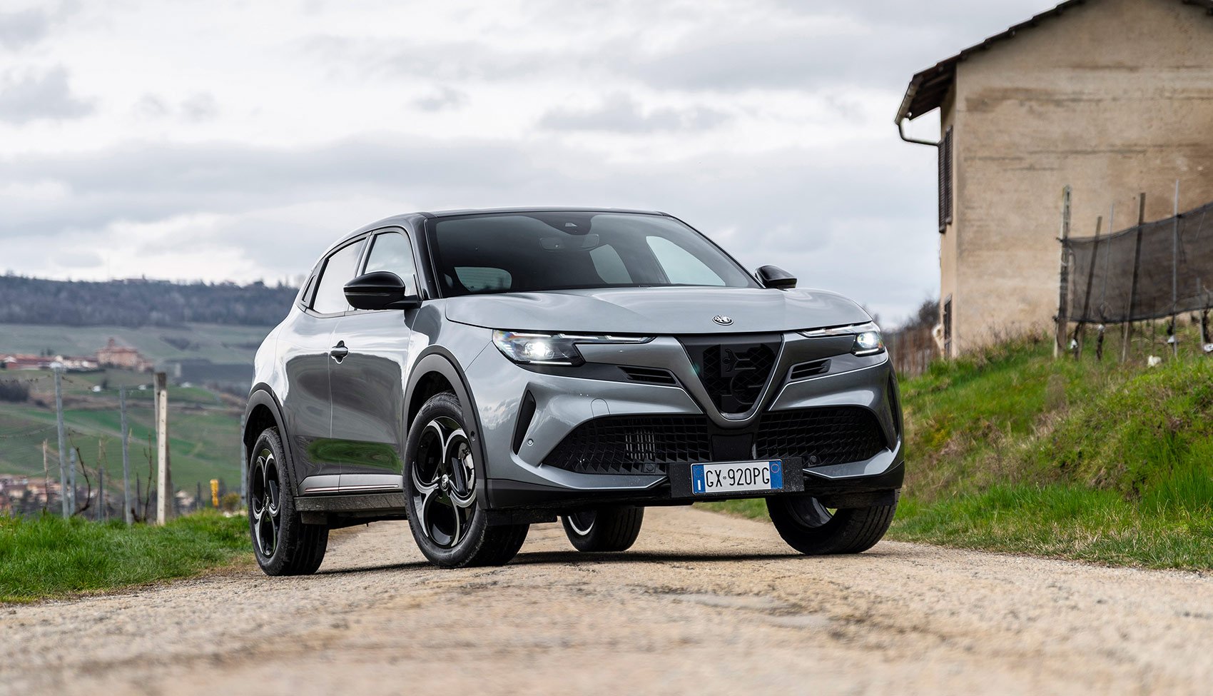 Alfa Romeo Junior BEV i Junior Ibrida – dwie wersje jednego modelu