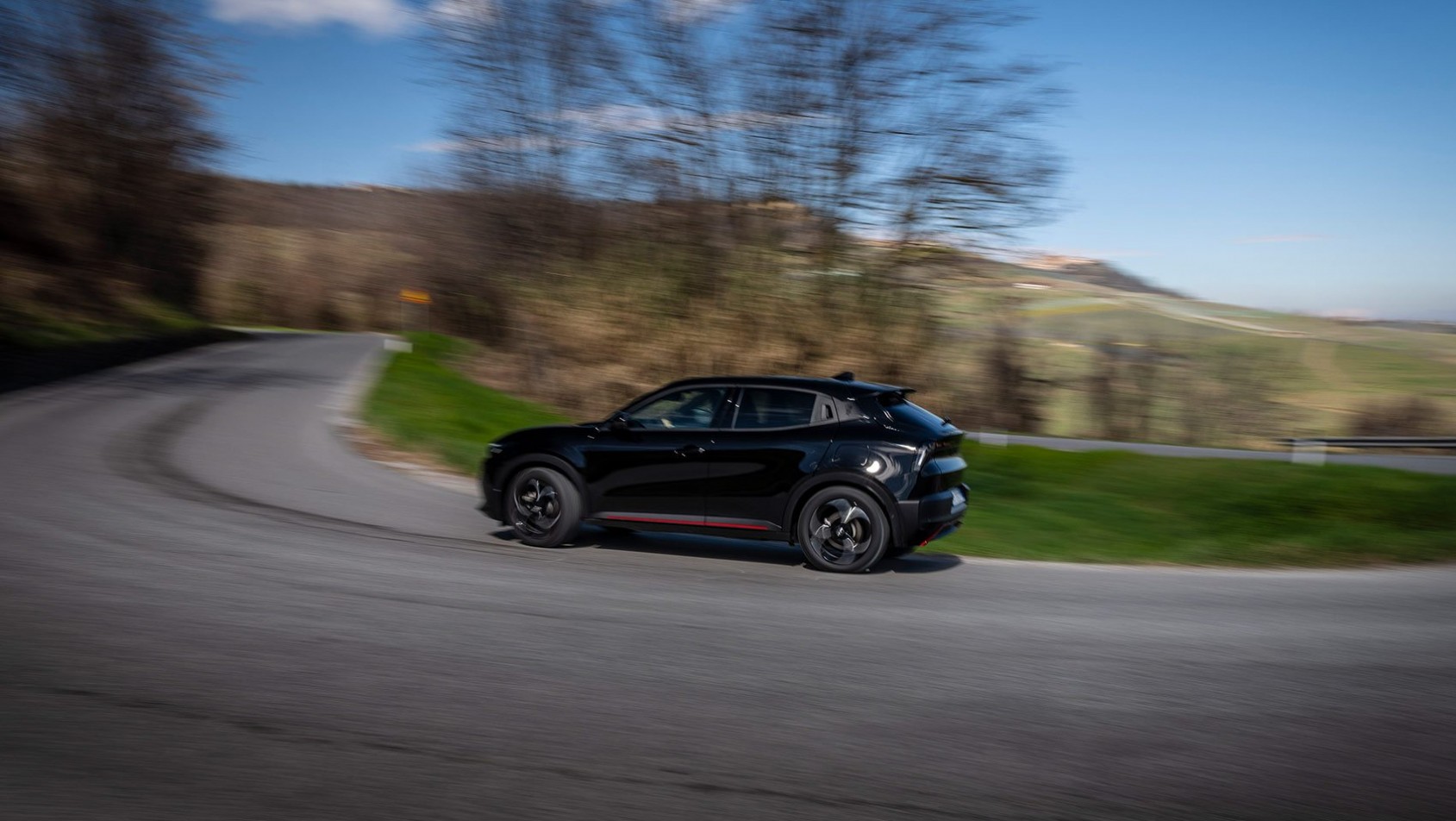 Zawieszenie Multi-Link w Alfie Romeo Junior Q4 zapewniające komfort i precyzję prowadzenia