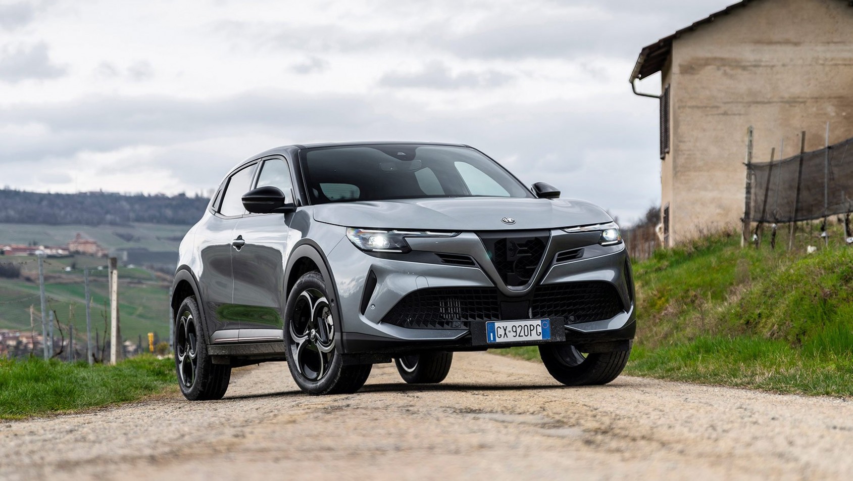 Alfa Romeo Junior BEV i Junior Ibrida – dwie wersje jednego modelu