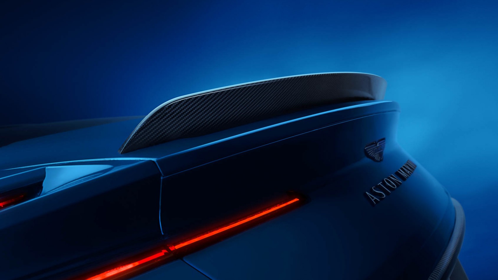 Aston Martin DB12 S lotka