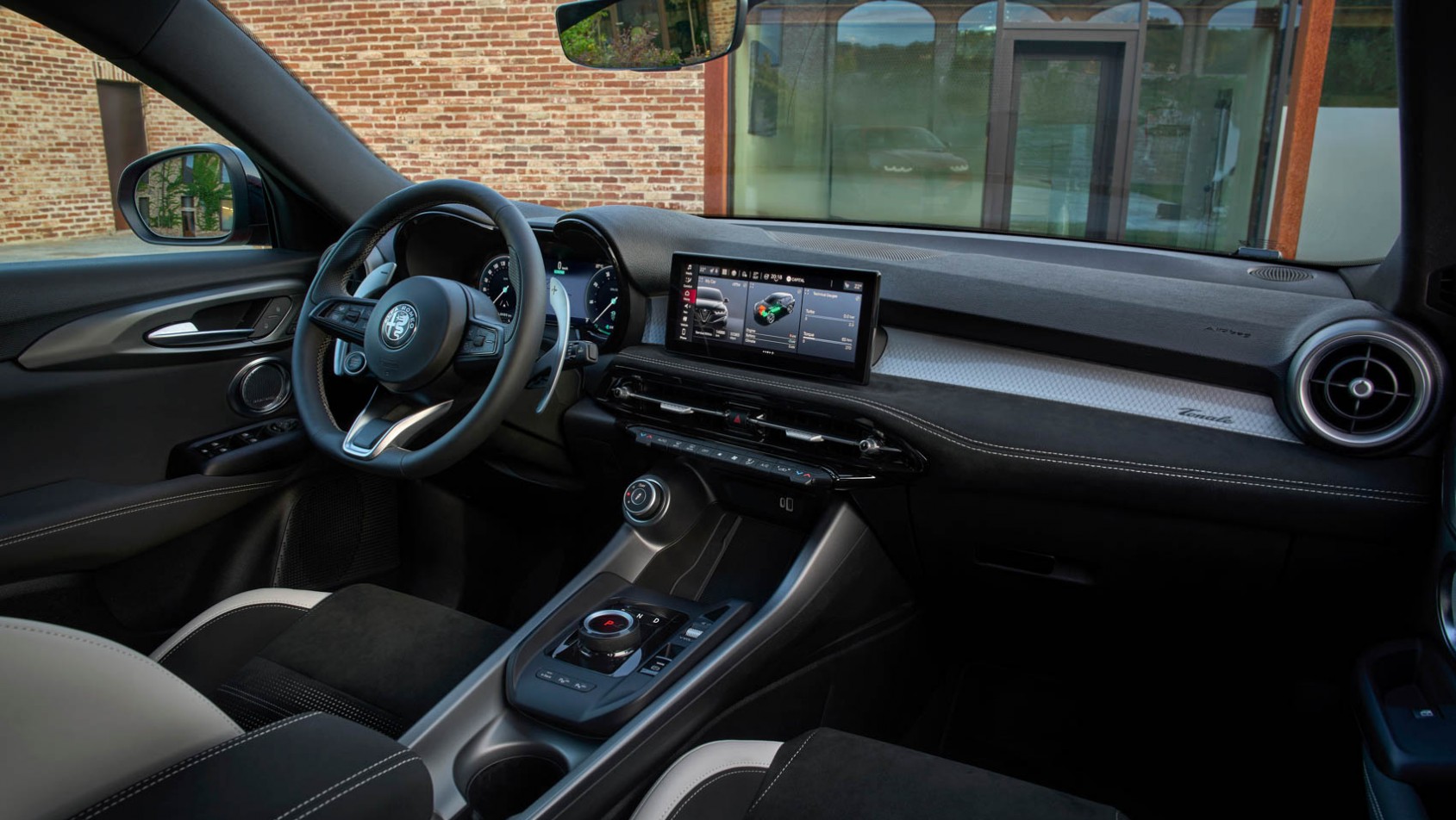 2026 Alfa Romeo Tonale wnętrze