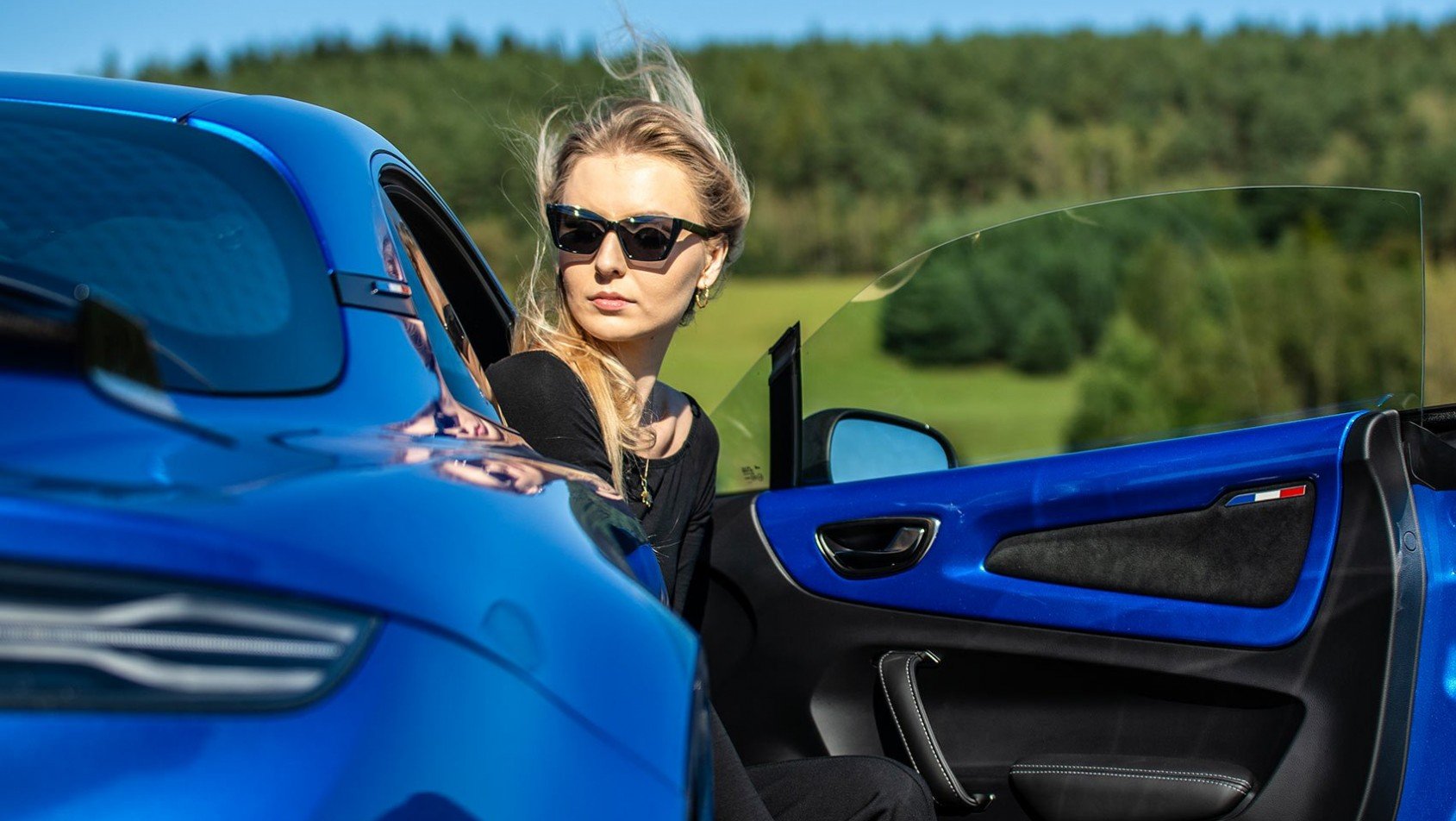 Weekend w kulturze premium Połączenie motoryzacji, natury i relaksu – jesienna wyprawa Alpine A110 GTS