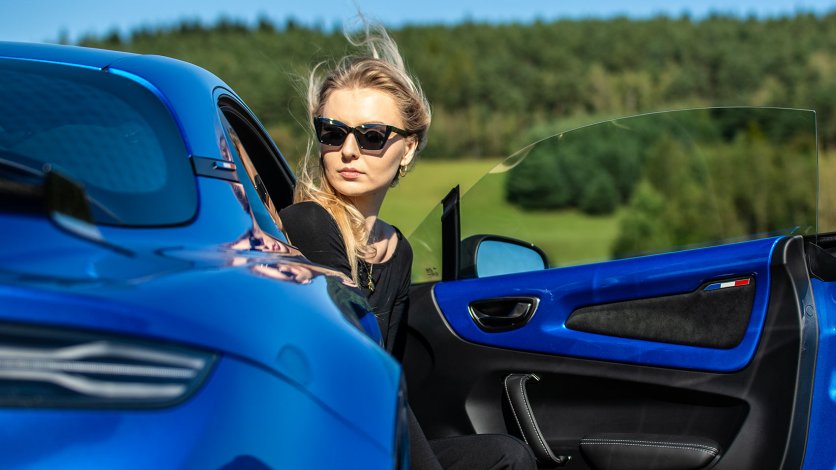 Połączenie motoryzacji, natury i relaksu – jesienna wyprawa Alpine A110 GTS