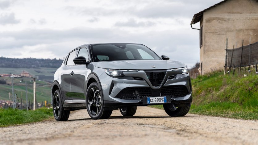 Alfa Romeo Junior: elektryk i hybryda z włoską duszą