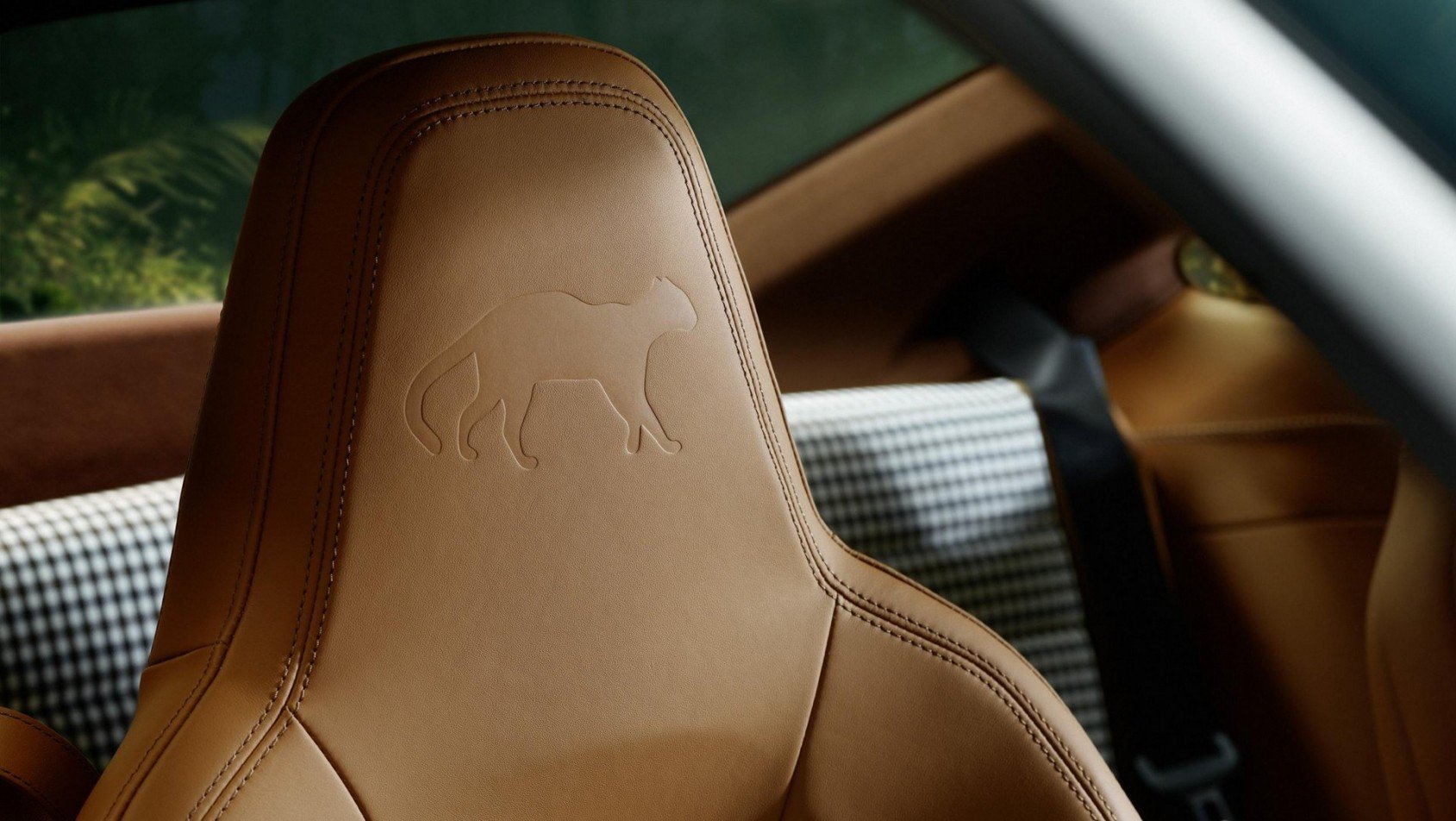 Porsche 911 GT3 Touring Ocelot skóra