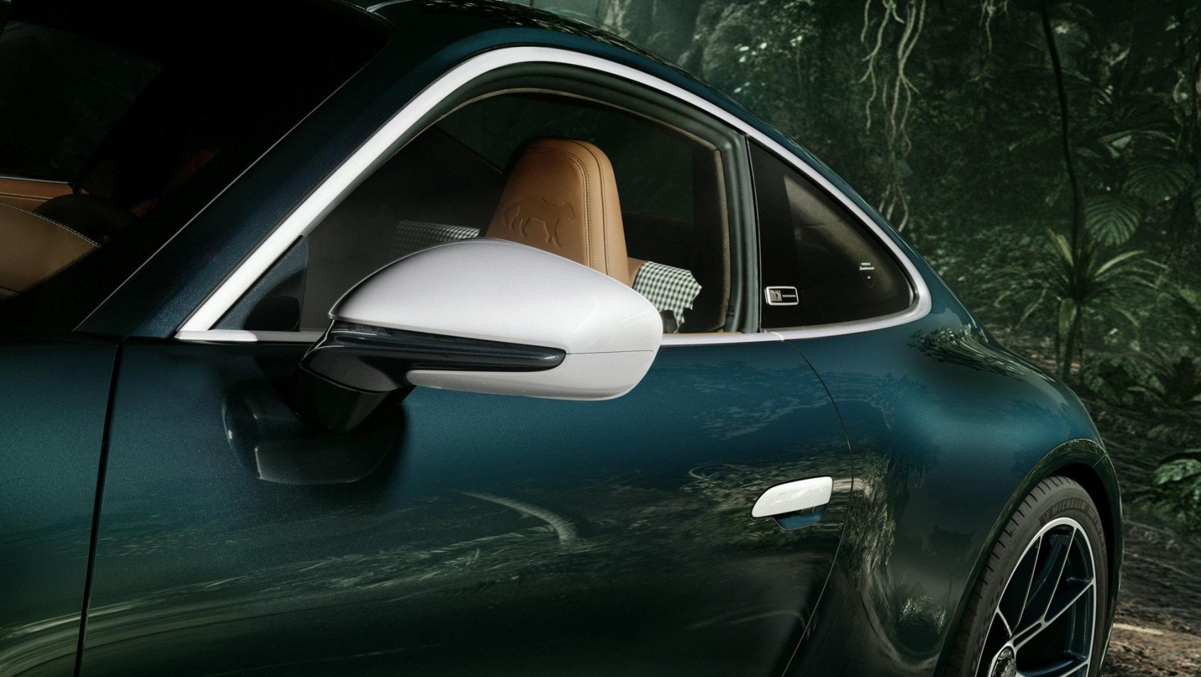 Porsche 911 GT3 Touring Ocelot detal lusterko