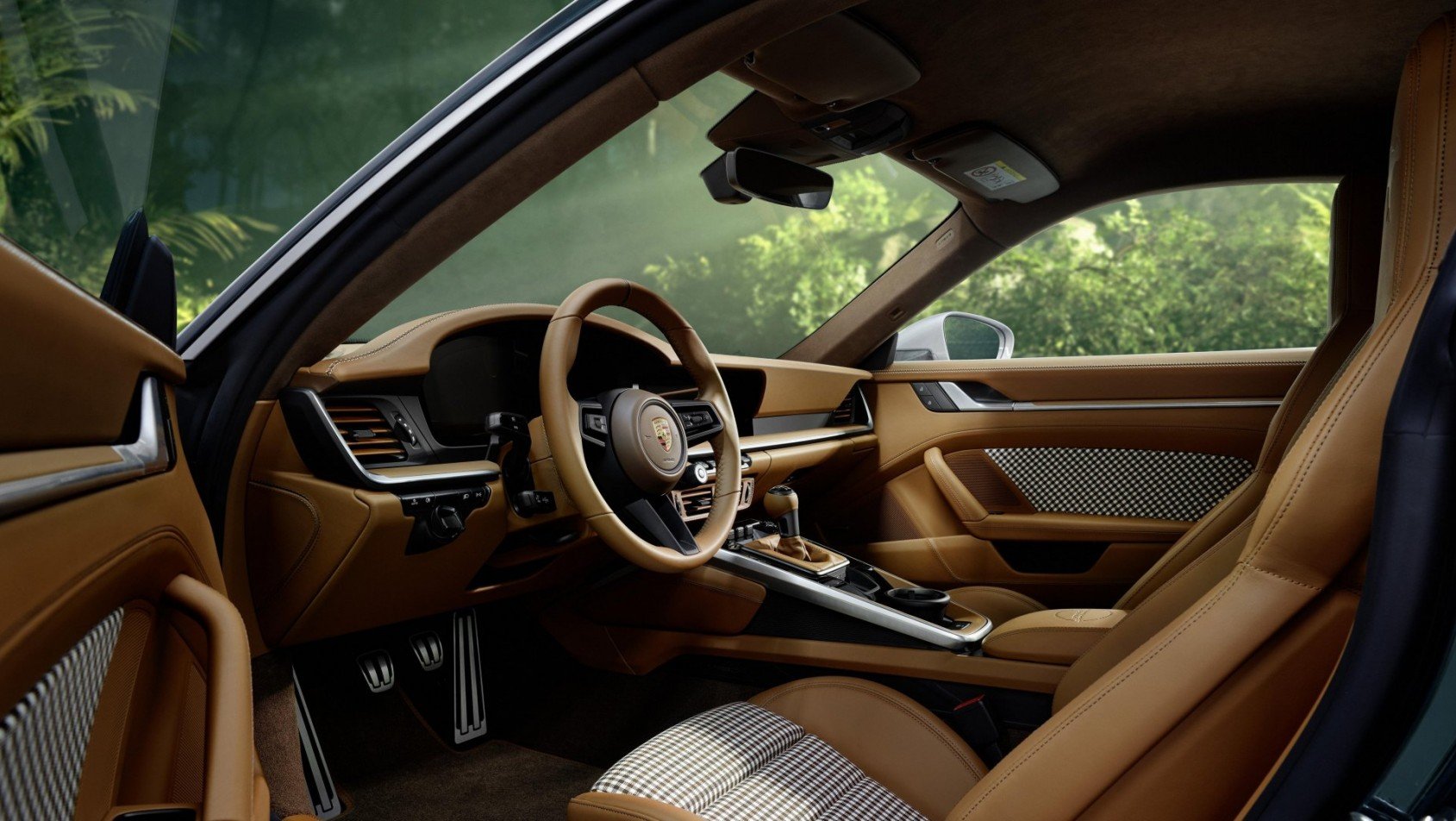 Porsche 911 GT3 Touring Ocelot kokpit