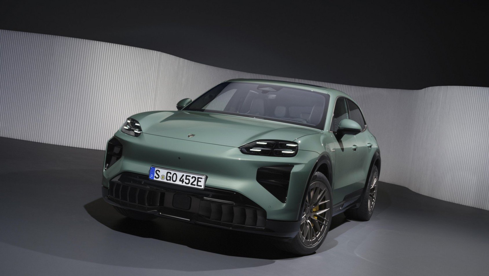 Porsche Cayenne Electric design