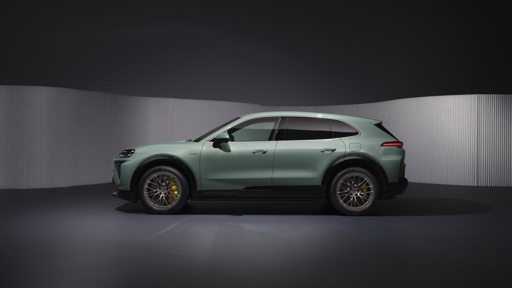 Porsche Cayenne Electric sylwetka