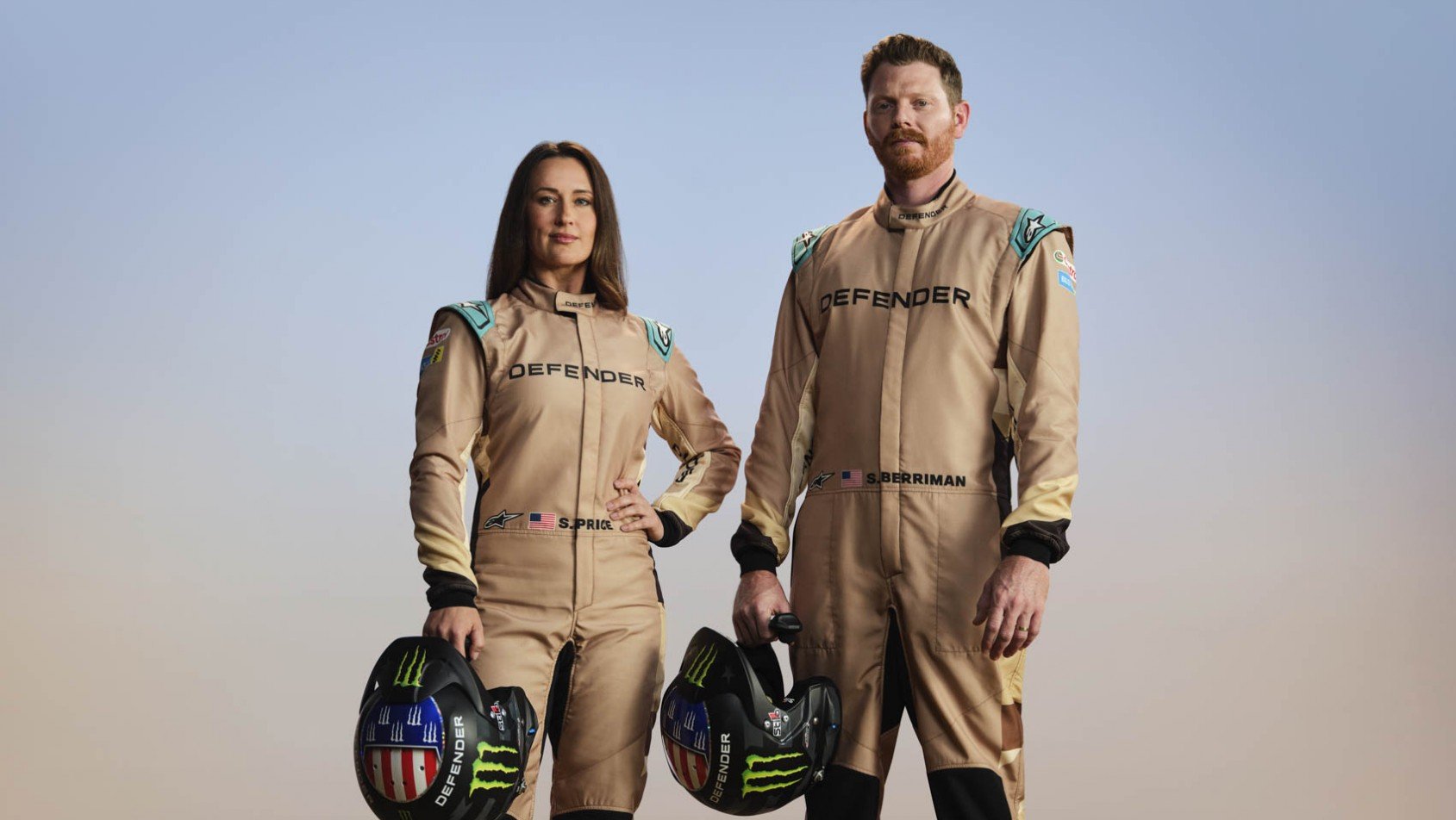 Land Rover Defender Dakar D7X-R kierowcy