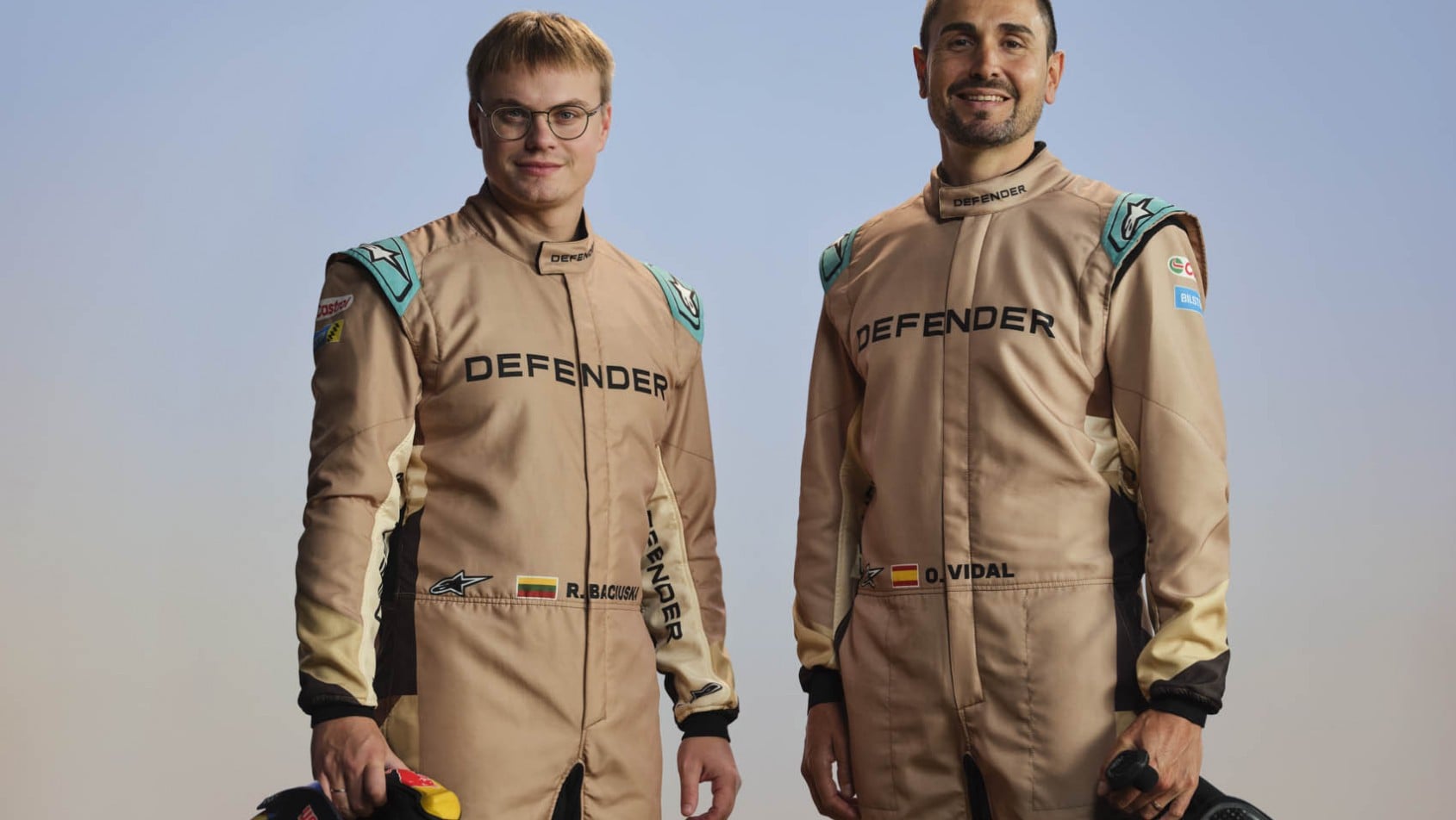 Land Rover Defender Dakar D7X-R załoga