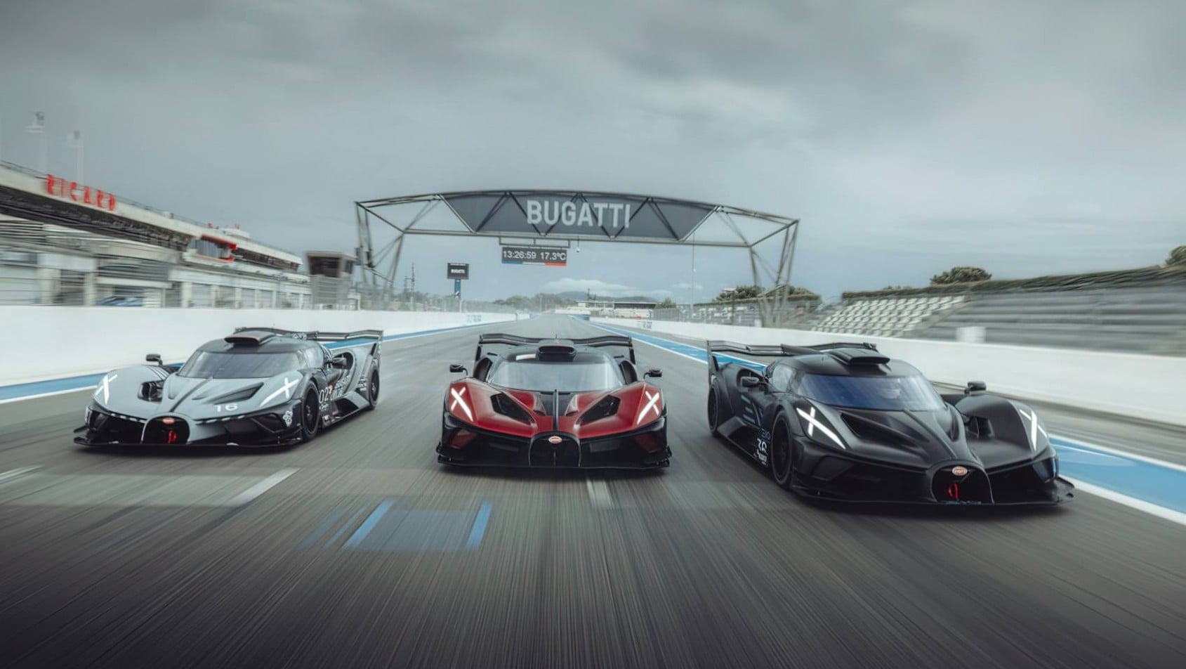 Bugatti Bolide na torze