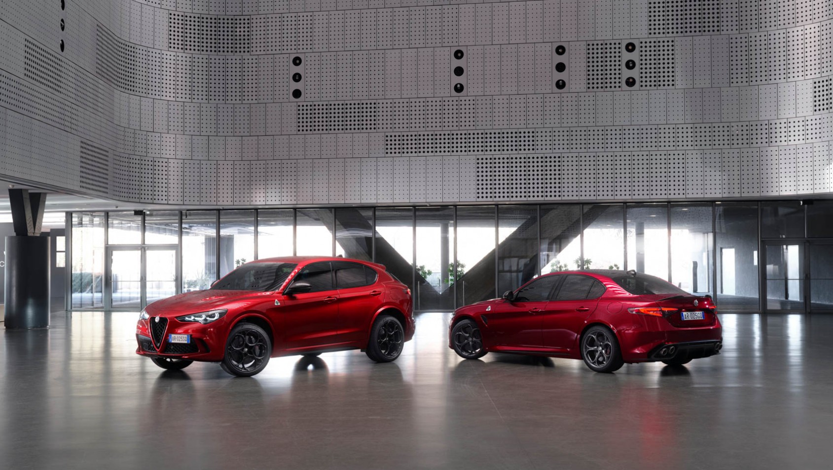 Alfa Romeo Stelvio i Giulia Quadrifoglio Collezione