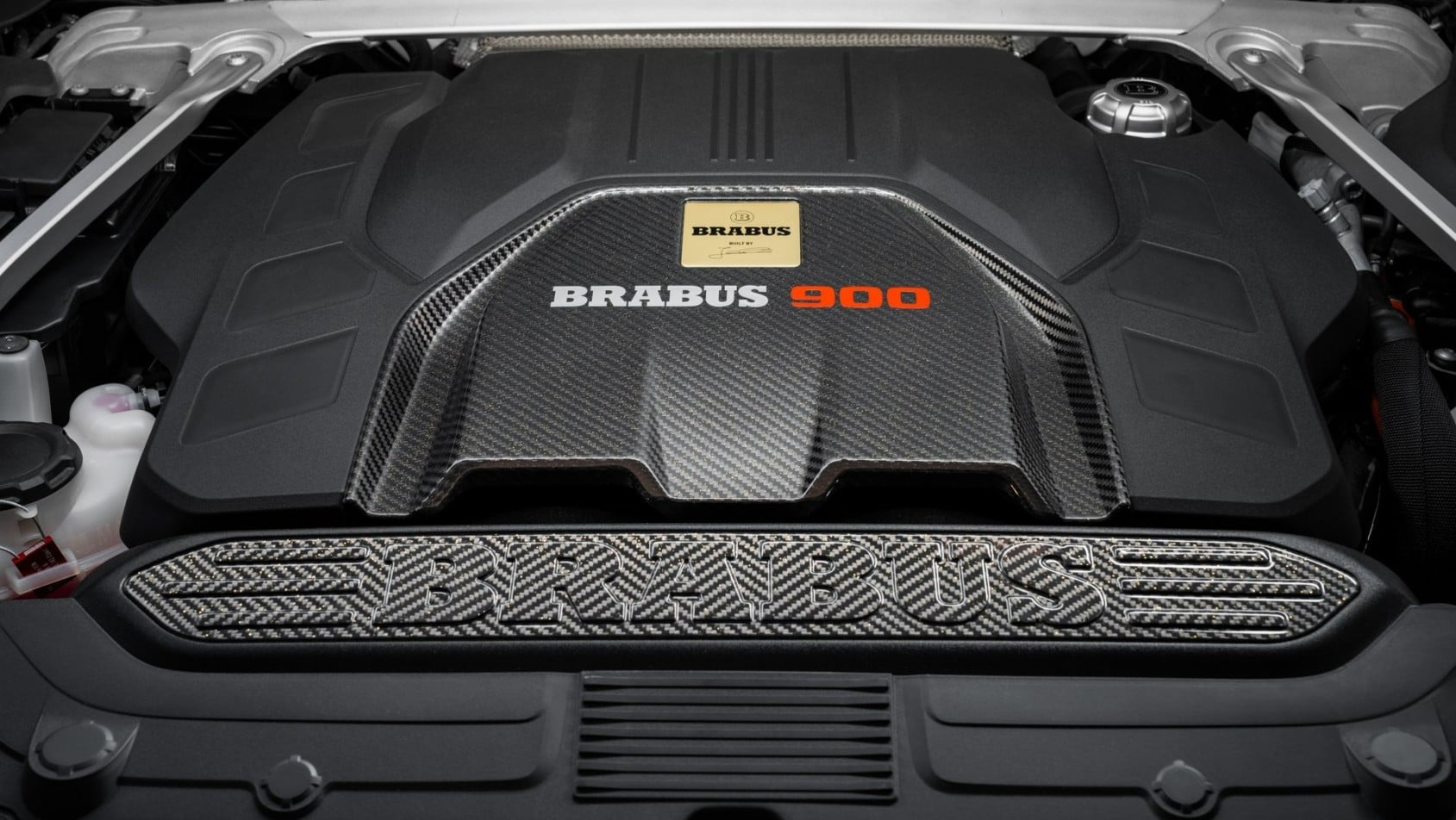 Brabus 900 superblack silnik