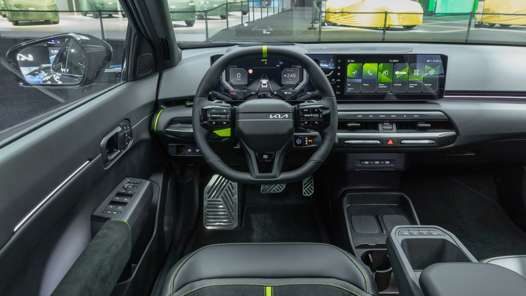 Kia EV4 GT kokpit