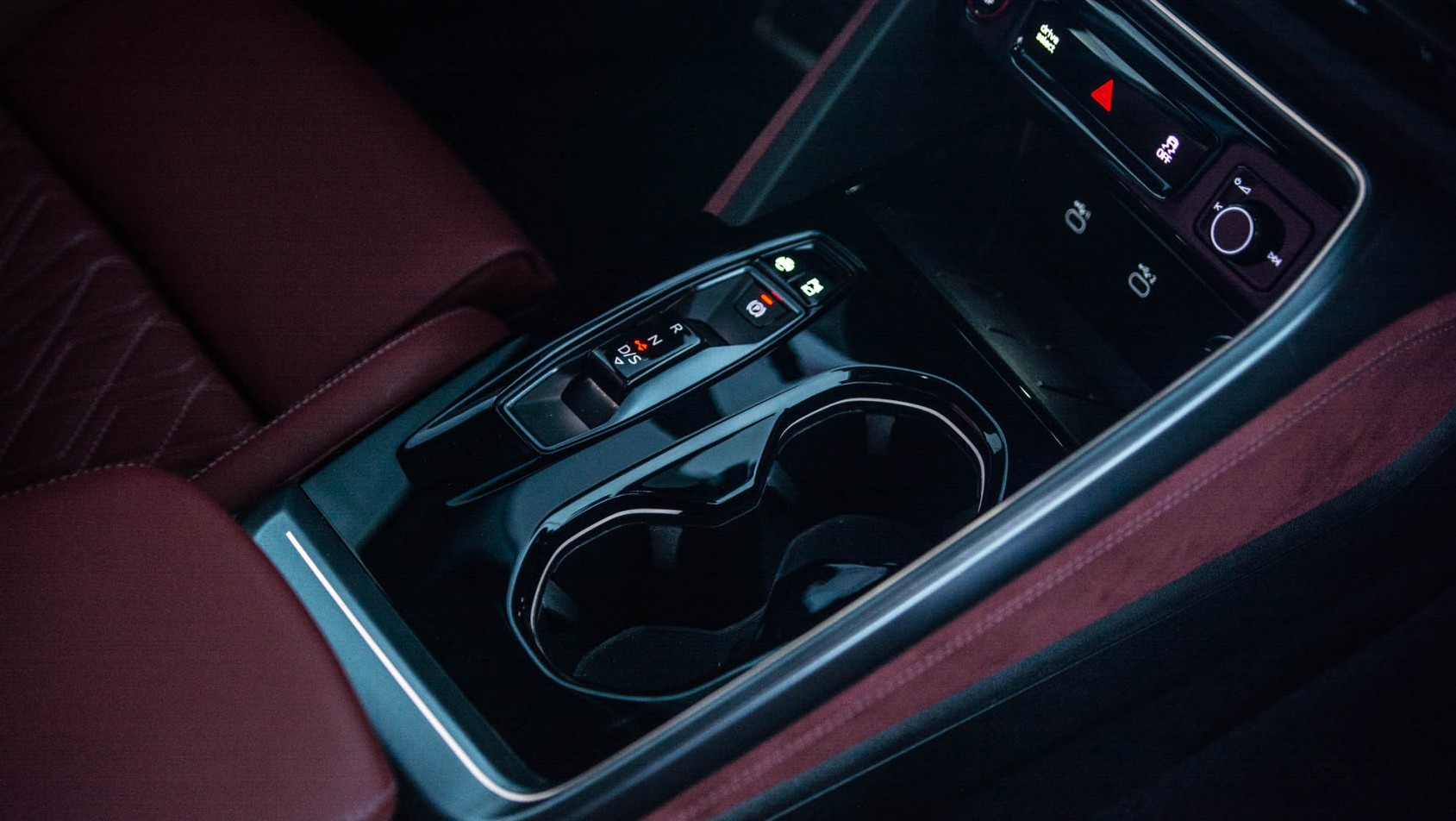 Audi SQ5 Sportback konsola