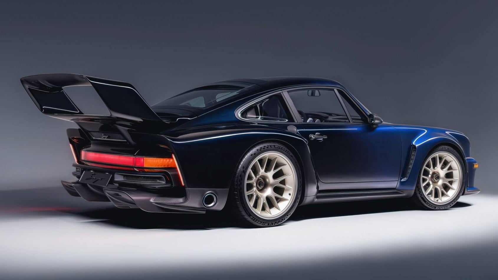 Singer DLS Turbo Sorcerer design