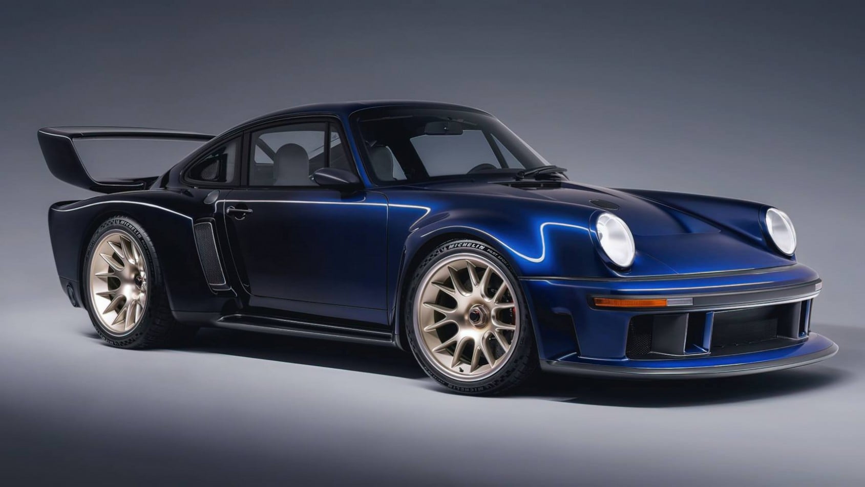 Singer DLS Turbo Sorcerer prezentacja