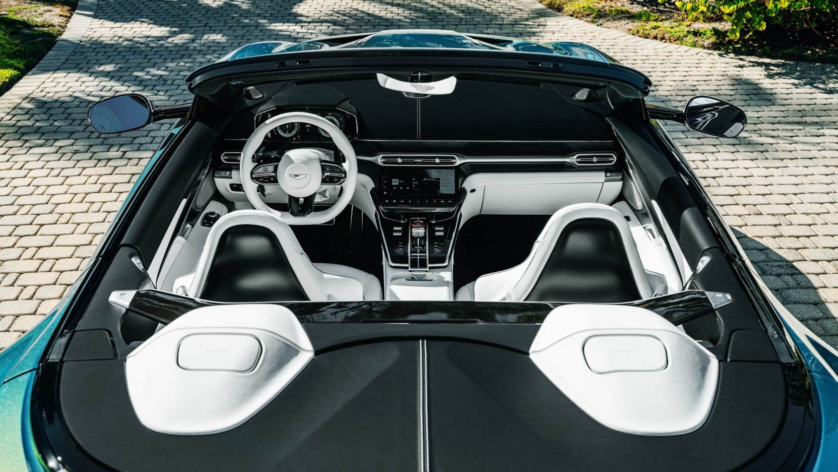 Aston Martin Vanquish Volante Wave Edition wykończenie