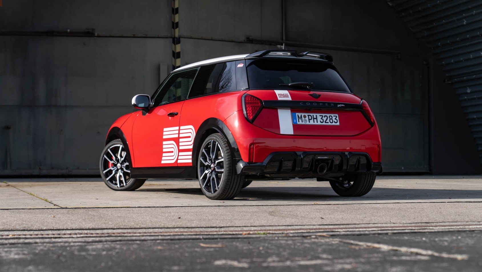 MINI John Cooper Works1965 Victory Edition