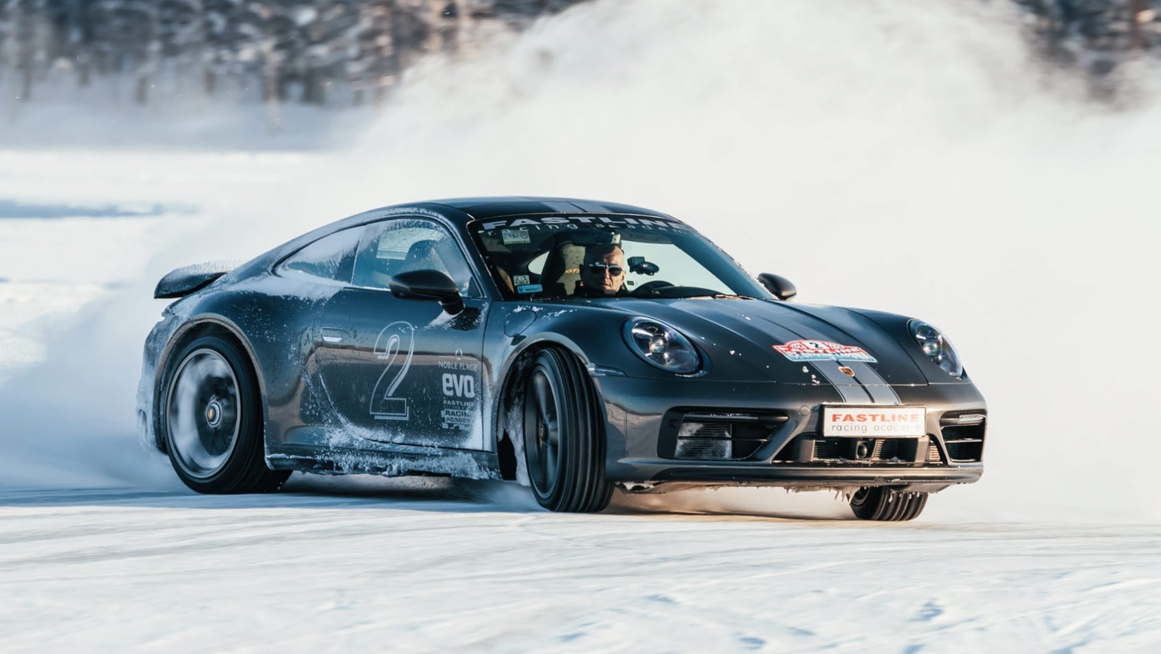 Ice driving w Laponii z Fastline Racing Academy