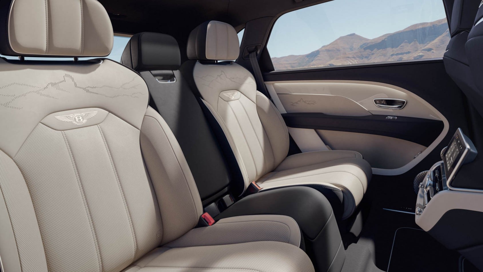 Bentley Bentayga Artenara Edition tylne fotele