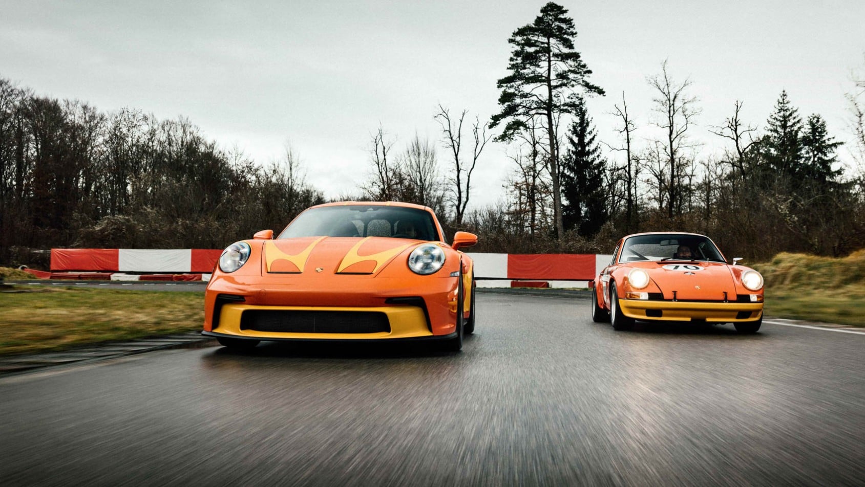 Porsche 911 S/T camel GT front