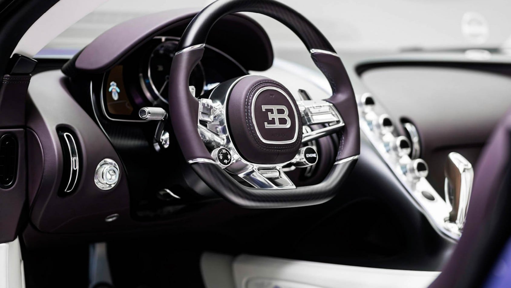 Bugatti W16 Mistral caroline wnętrze