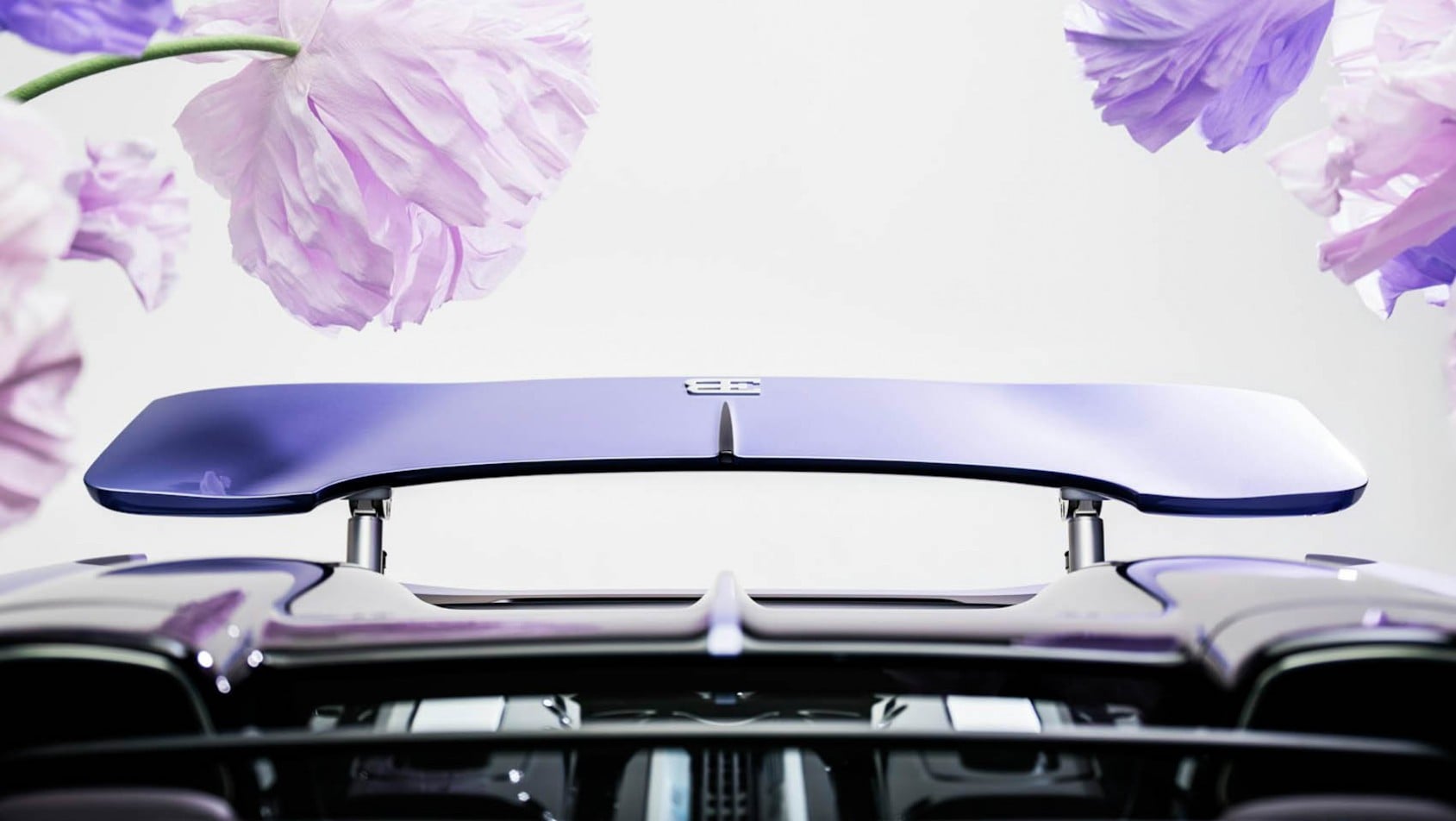 Bugatti W16 Mistral caroline kwiaty