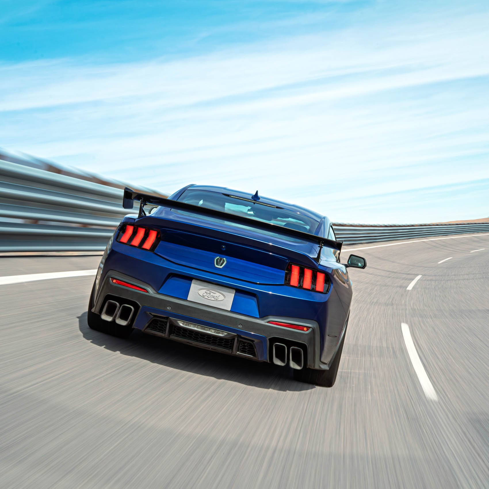 Ford Mustang Dark Horse SC track pack