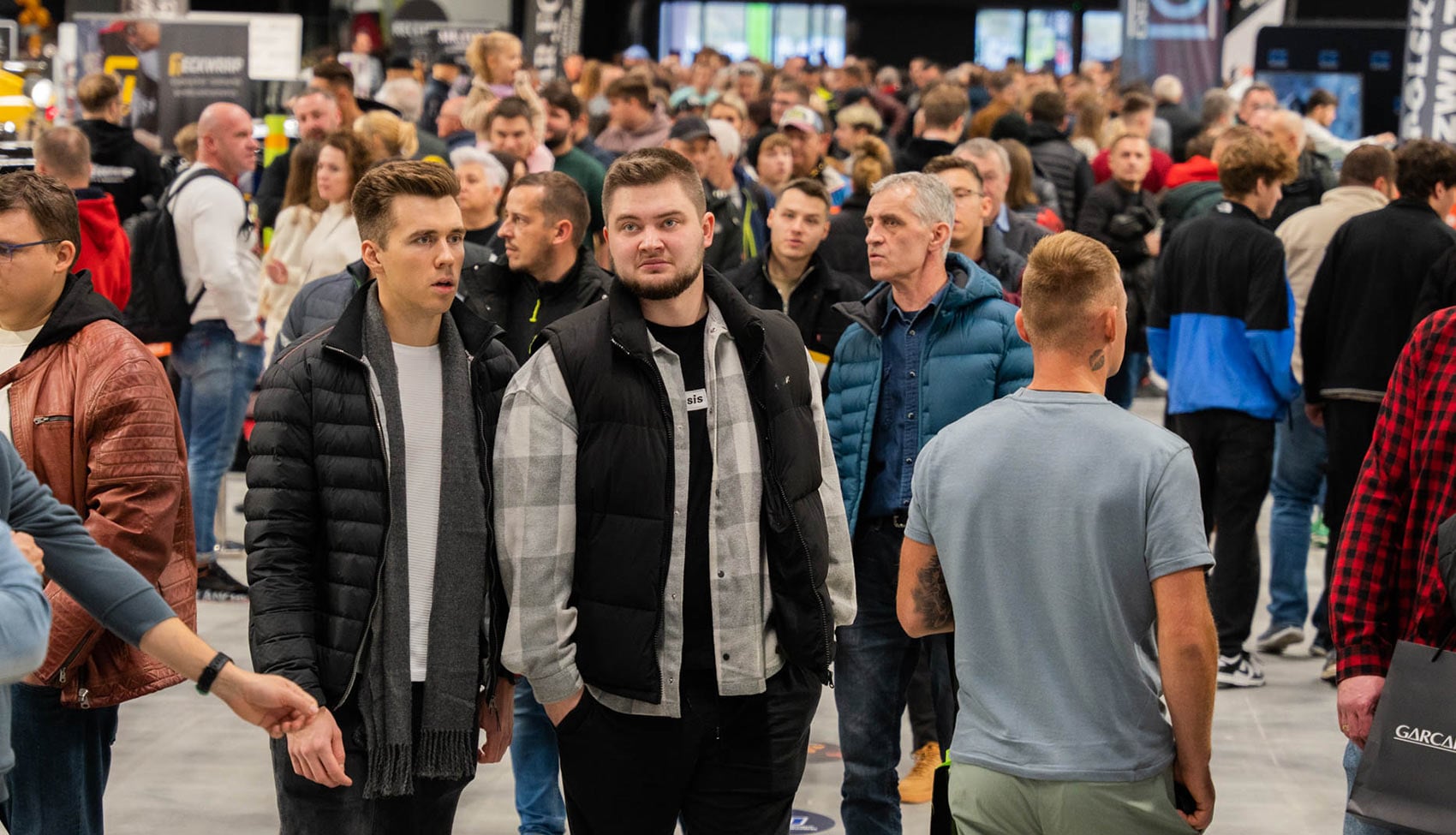 Tłumy odwiedzających podczas Auto Tuning Show 2026 w&nbsp;hali targowej w&nbsp;Nadarzynie