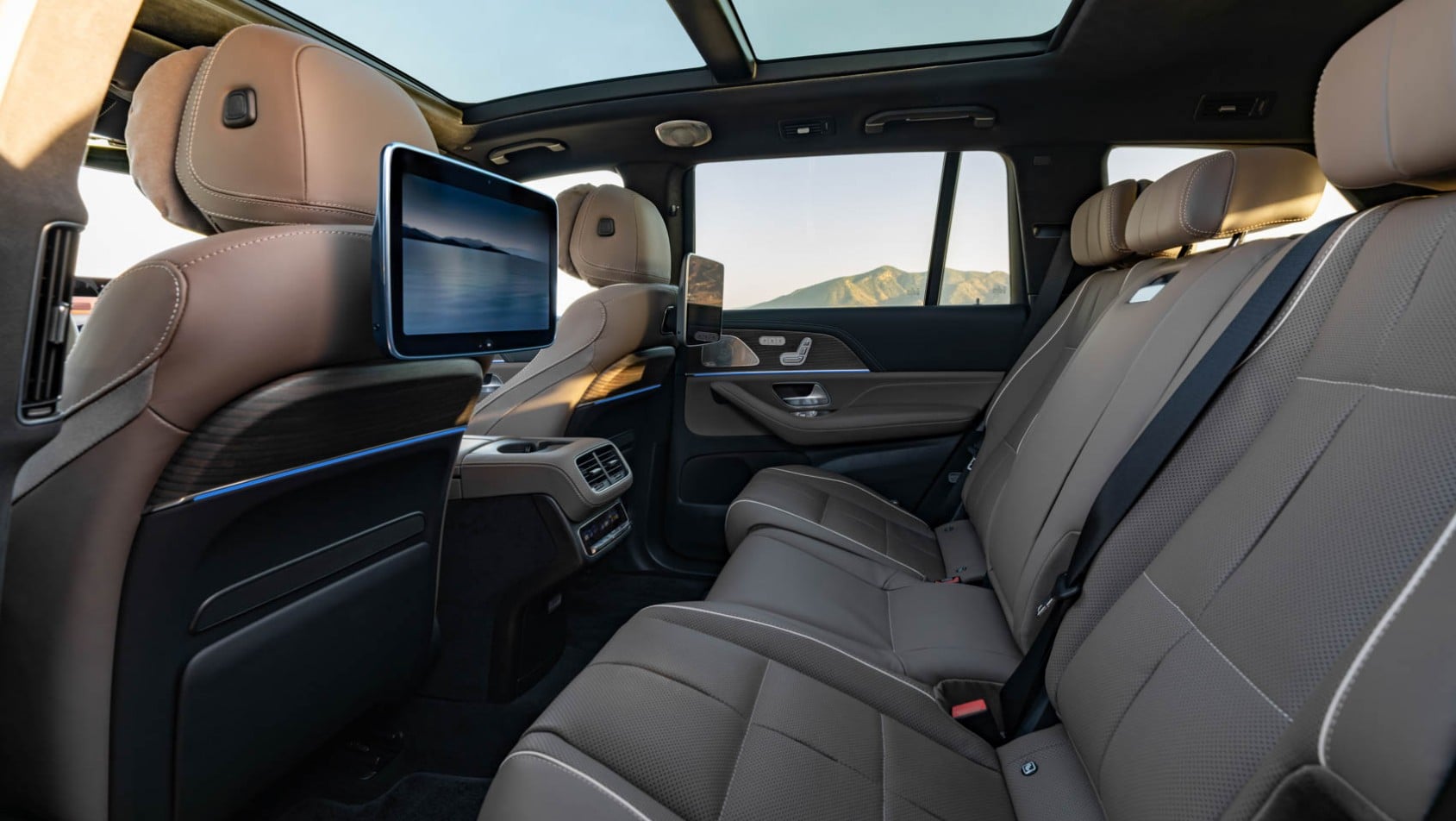 2026 Mercedes-Benz GLS kabina