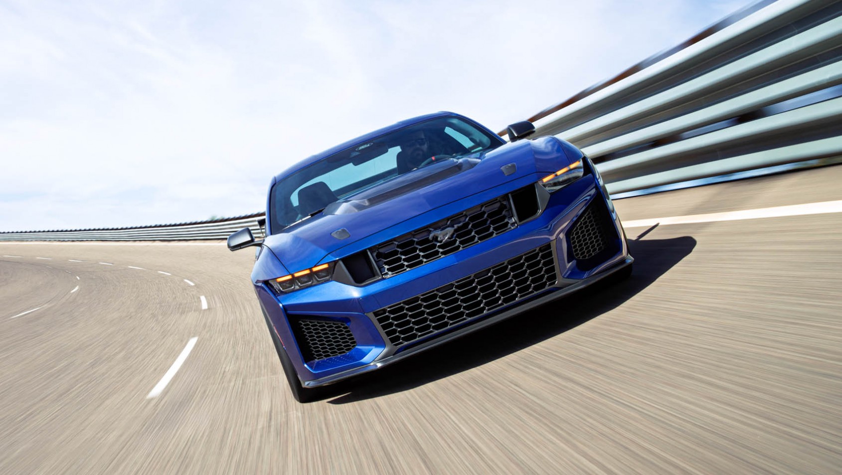 Ford Mustang Dark Horse SC premiera